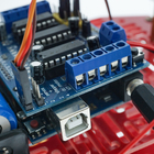Lekki zestaw startowy Arduino 2WD DIY Obiekt zgodny z robotem elektrycznym HC-SR04